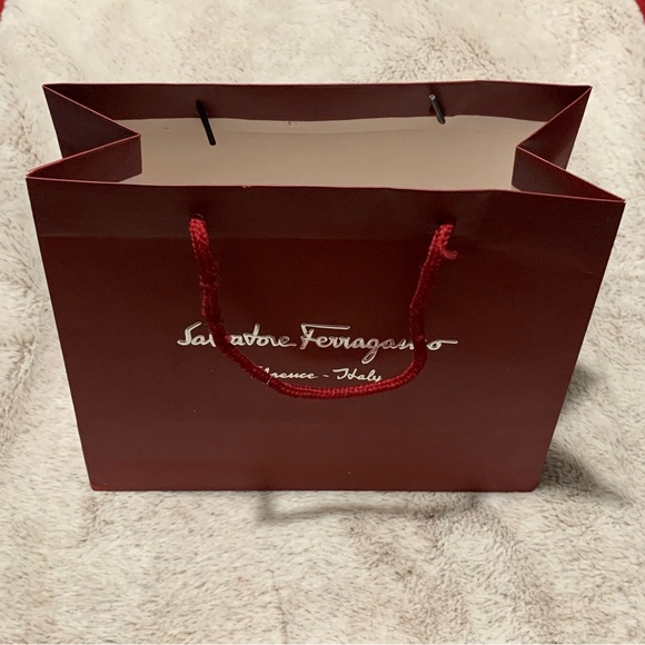Salvatore Ferragamo gift bag - Picture 2 of 4